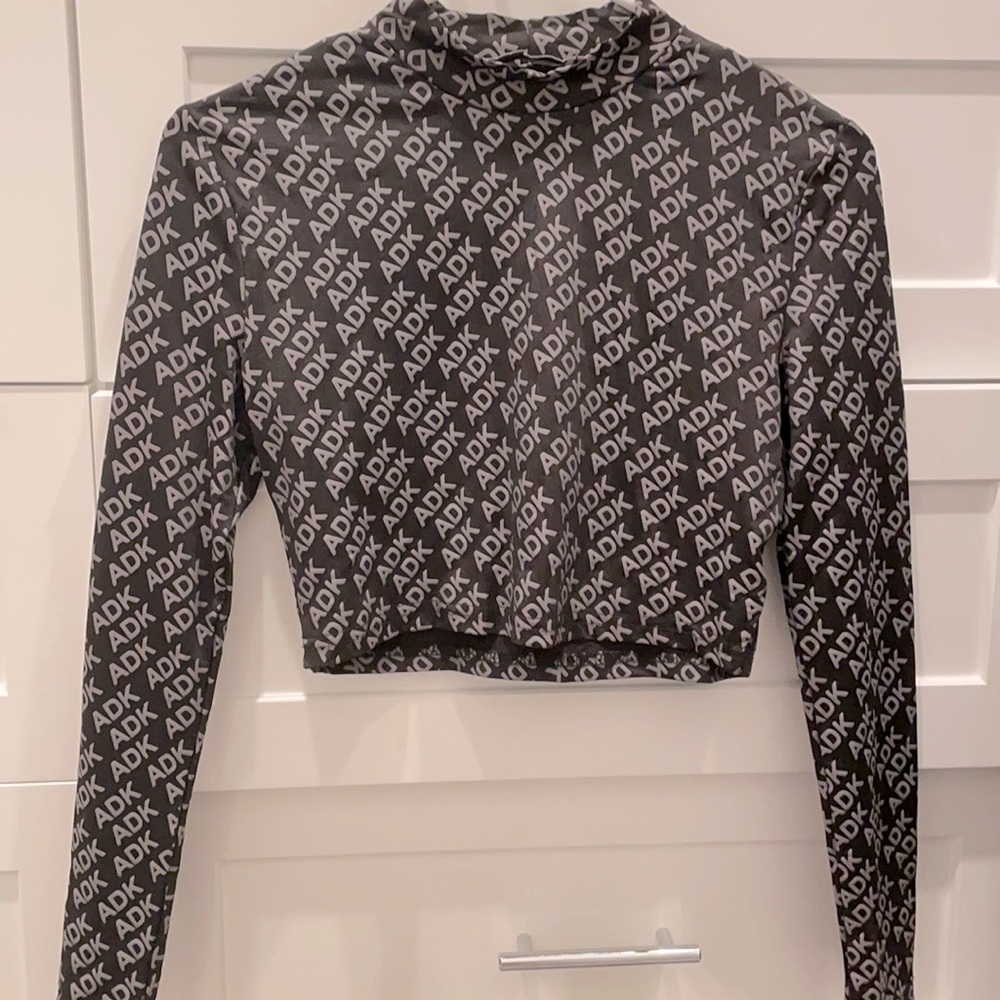 Adika black long sleeve crop top